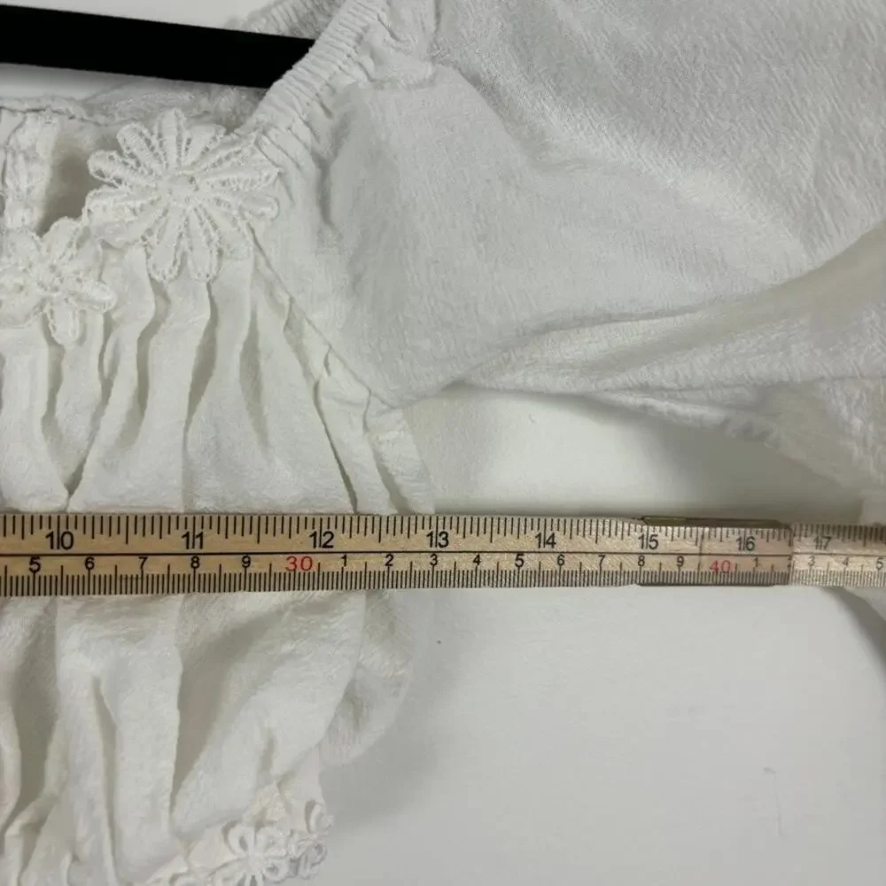 Superdown Off Shoulder Crop Top – White Floral Embroidered – Size XS- Cotton